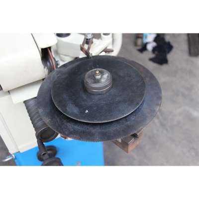 Saw blade gear grinding machine